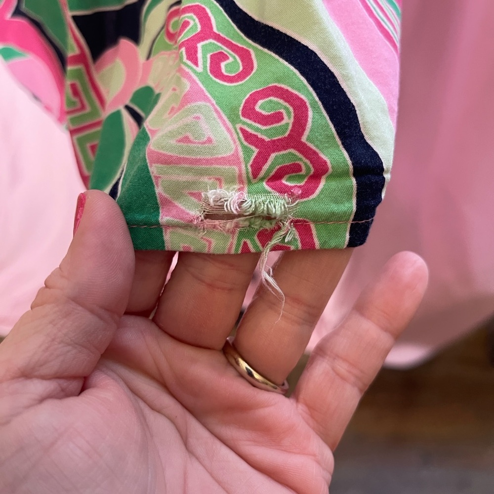 crown & ivy Vibrant Pink and Green Patterned Blouse/ 1 small flaw - Picture 4 of 4
